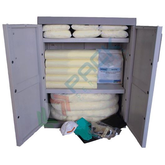 Kit di pronto intervento per prodotti chimici, capacità assorbimento 131 Lt, confezionato in armadio in polietilene con due ante e due ripiani