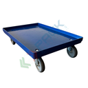 Carrello per cassette norma Europa in ABS, Mis. base 60 x 40 cm, 4 ruote in gomma sterzanti, portata 400 kg, modello con superficie chiusa, colore blu