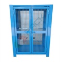 Deposito bombole gas in acciaio al carbonio verniciato, ideale per lo stoccaggio di 9/12 bombole, Mis. 1100 L x 1000 P x 2100 H mm, con basamento e rampa, colore blu RAL 5010