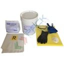 Kit di pronto intervento per acido solforico, portatile, capacità assorbimento/neutralizzazione 9,25 Lt, confezionato in secchio in plastica