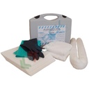 Kit di pronto intervento per oli ed idrocarburi, portatile, capacità assorbimento 20 Lt, confezionato in valigia in PP robusta e resistente agli urti