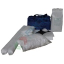 Kit di pronto intervento per oli ed idrocarburi, portatile, capacità assorbimento 54 Lt, confezionato in borsa con manico e tracolla