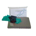 Kit di pronto intervento universale, portatile, capacità assorbimento 15 Lt, confezionato in contenitore in PLT compatto per piccoli sversamenti adatto per ADR