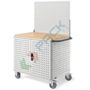 Carrello da officina in lamiera, Mis. 1030 L x 658 P x 1538 H mm, 3 ripiani (1 in legno), pannelli forati, parete forata, due porte con serratura, colore grigio RAL 7035